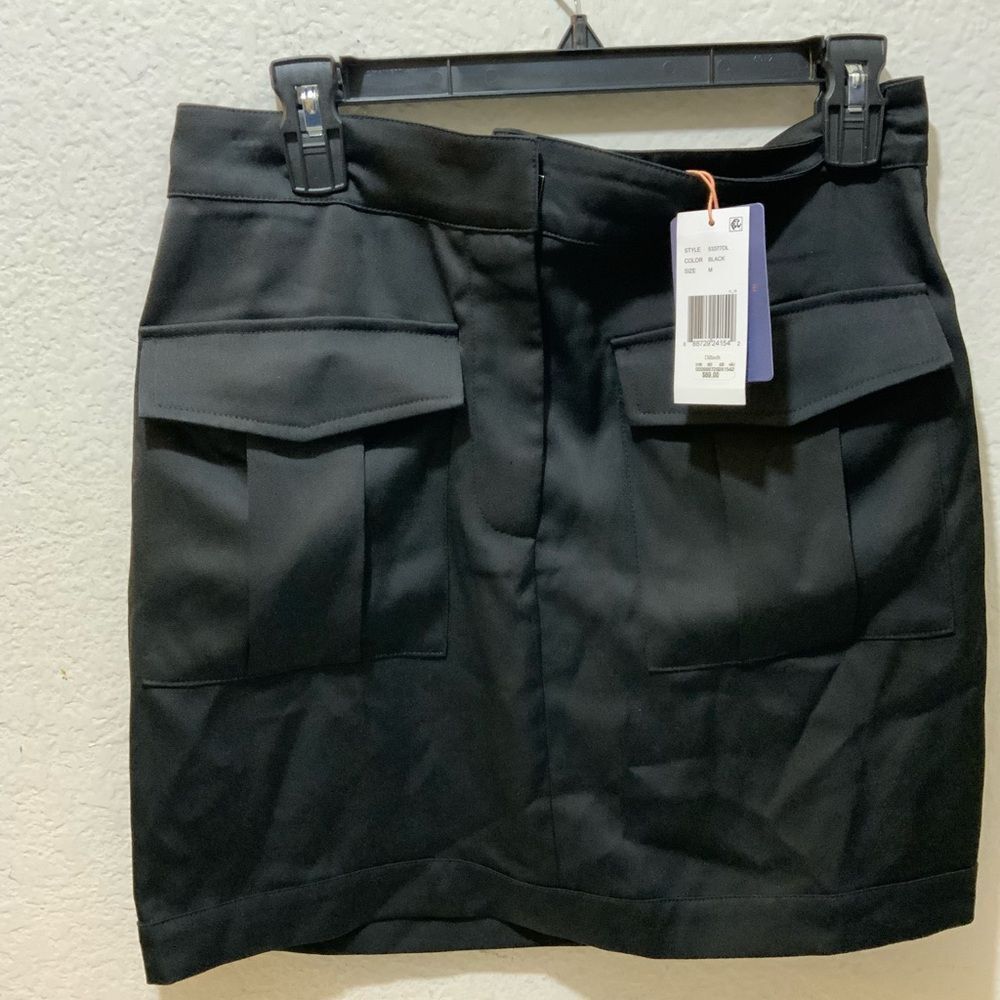 NWT Skies Are Blue - black mini skirt front pockets Size Women’s medium